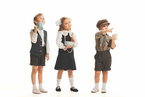 Multi-generational family connection through genealogy